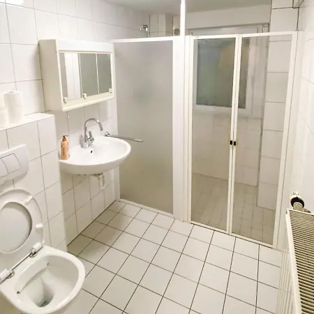 T&k - - 3-6 Apartment *