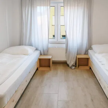 T&k - - 3-6 Apartment *