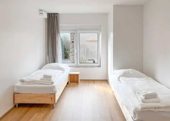 דירה T&k - - 3-6 *