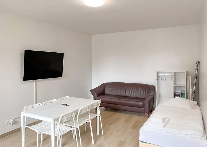 T&k - - 3-6 דירה